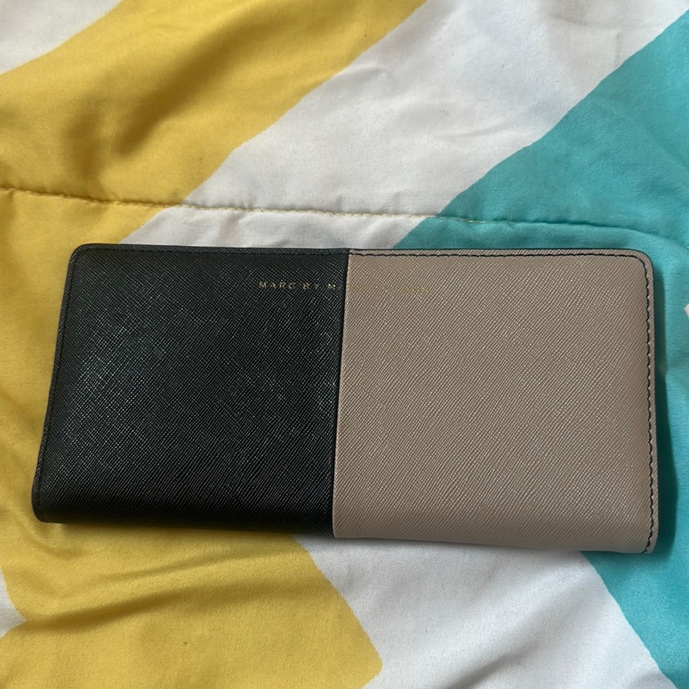 Lightly used long wallet